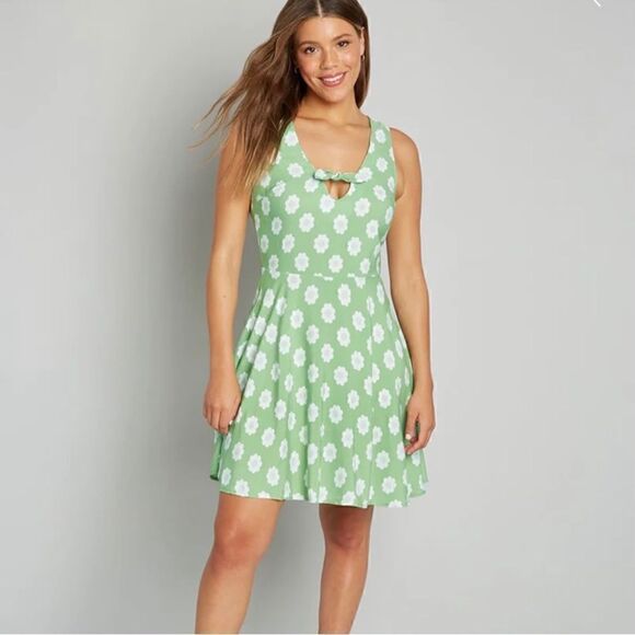 ModCloth Marketing My Words A-Line Dress in Green with White Daisy. Size 4. NWT! - Picture 4 of 11